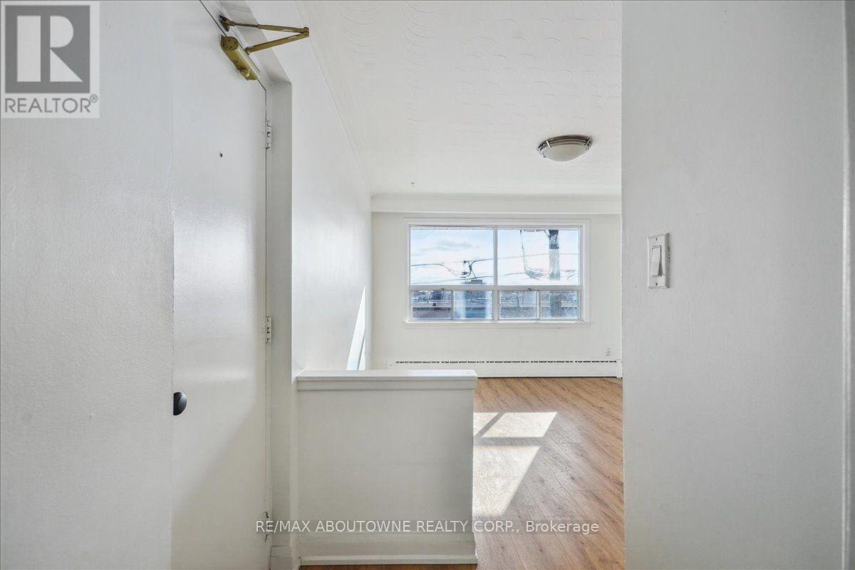 6 - 2 Wesley Street Property Photo 5