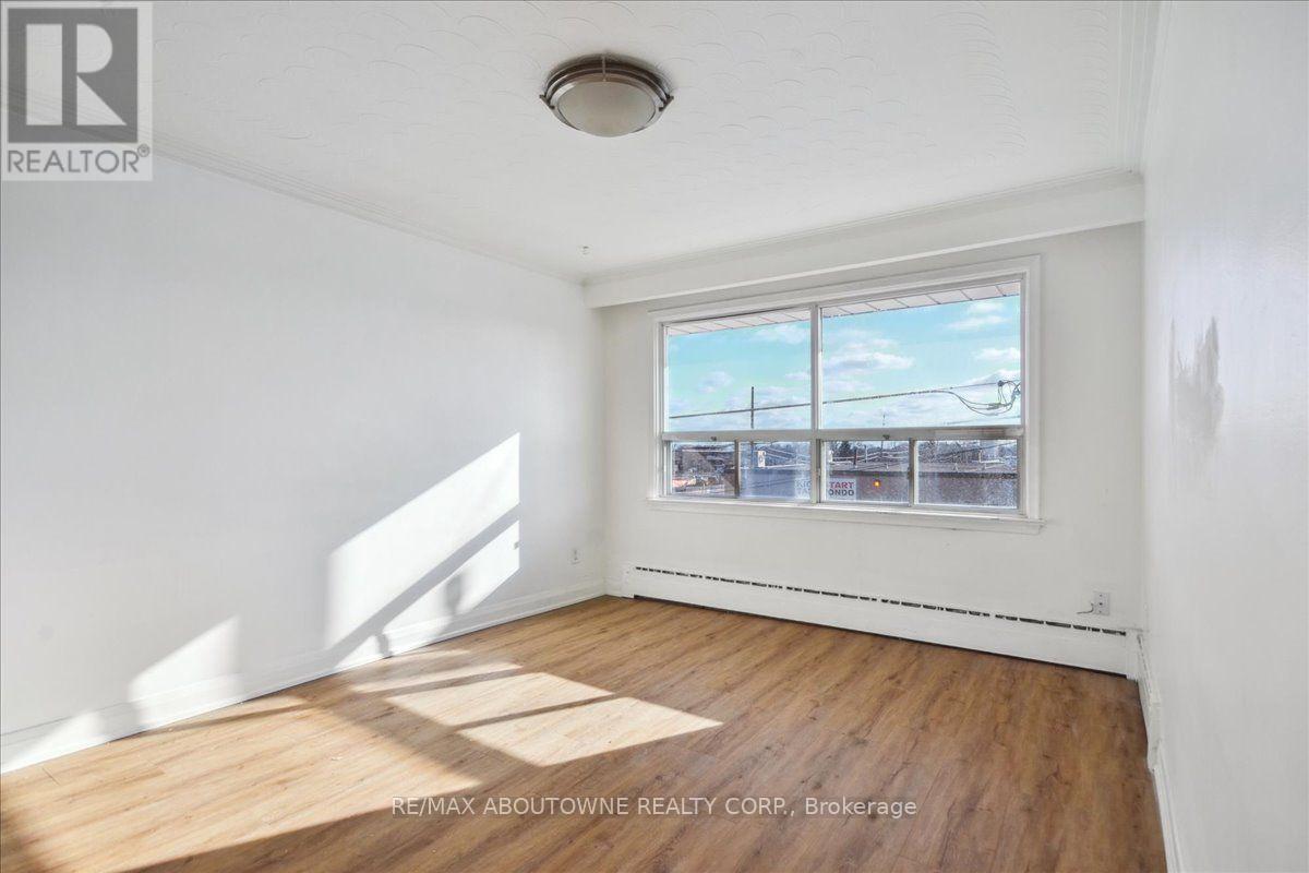6 - 2 Wesley Street Property Photo 8