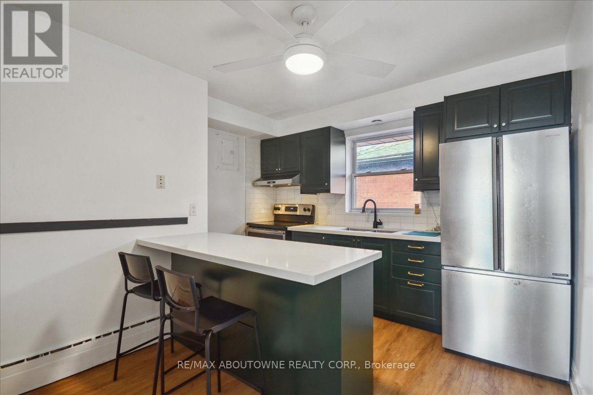 6 - 2 Wesley Street Property Photo 12