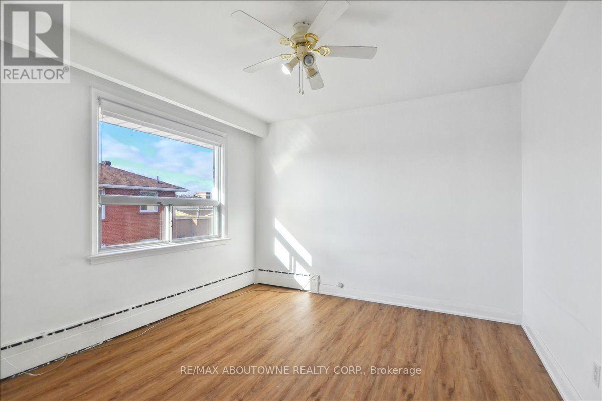 6 - 2 Wesley Street Property Photo 18