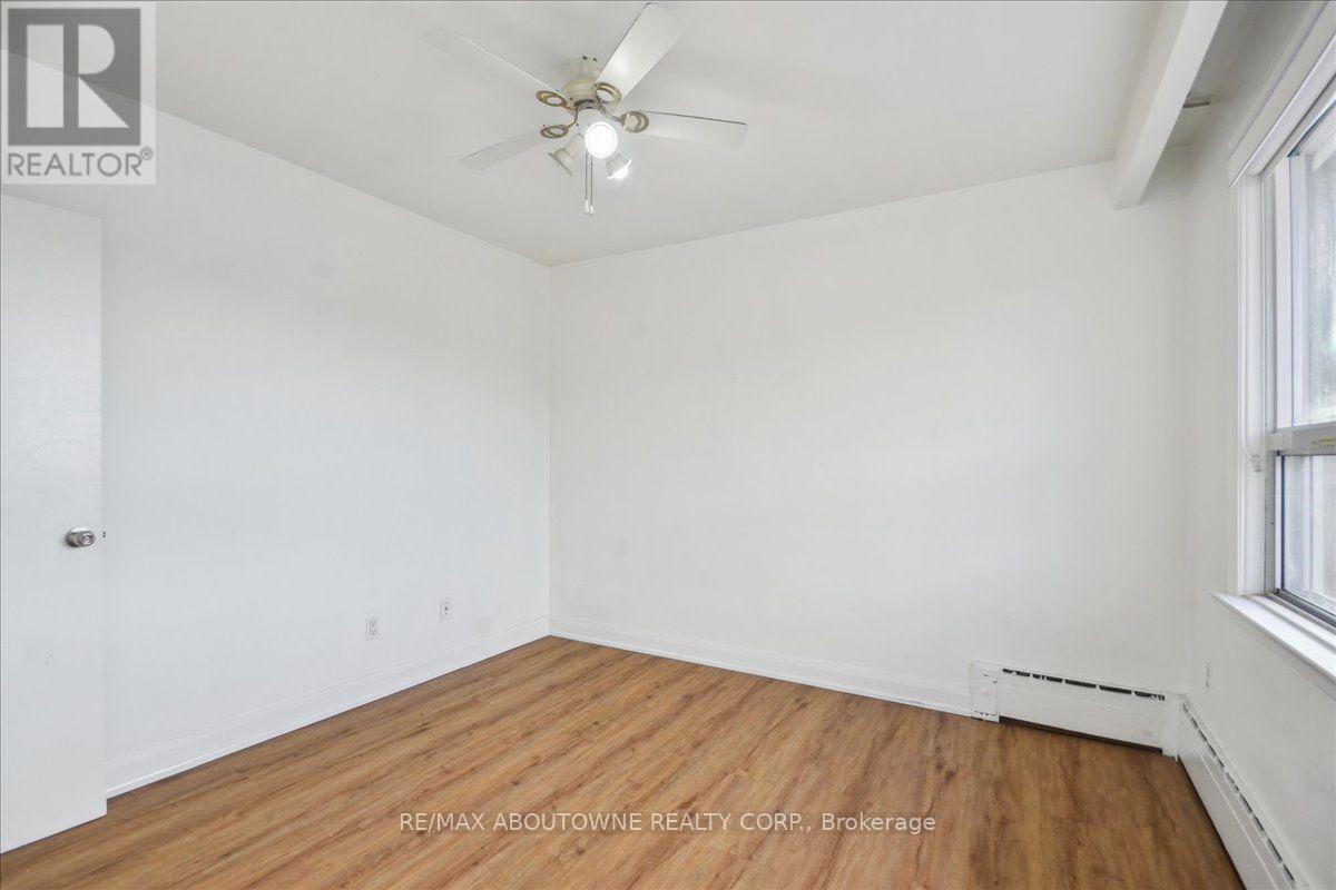 6 - 2 Wesley Street Property Photo 26
