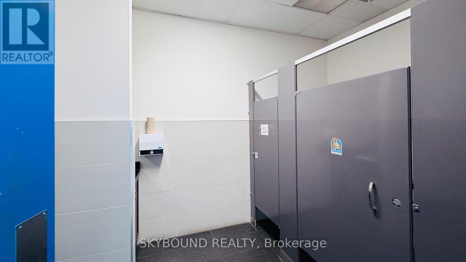 2 - 2814 Lakeshore Boulevard W Property Photo 11