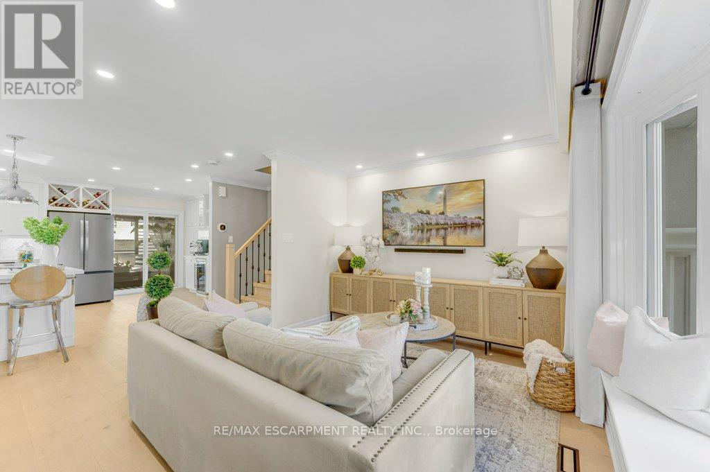 1482 Epping Road Property Photo 11