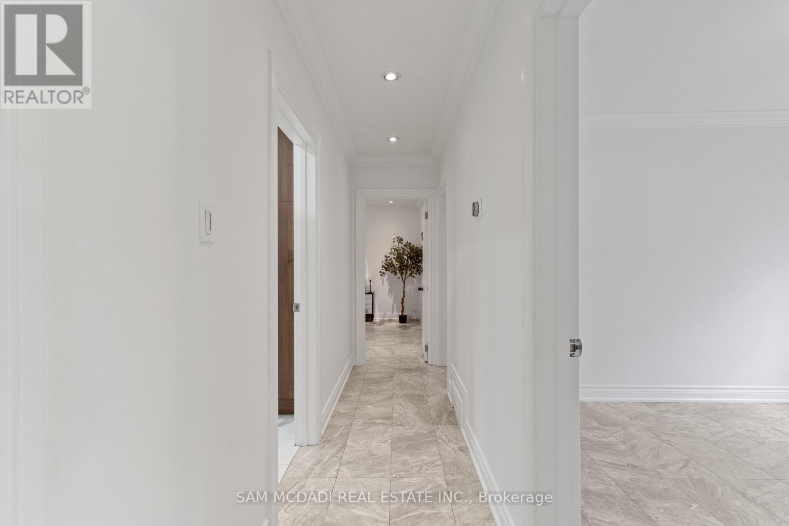 927 Ingersoll Court Property Photo 10
