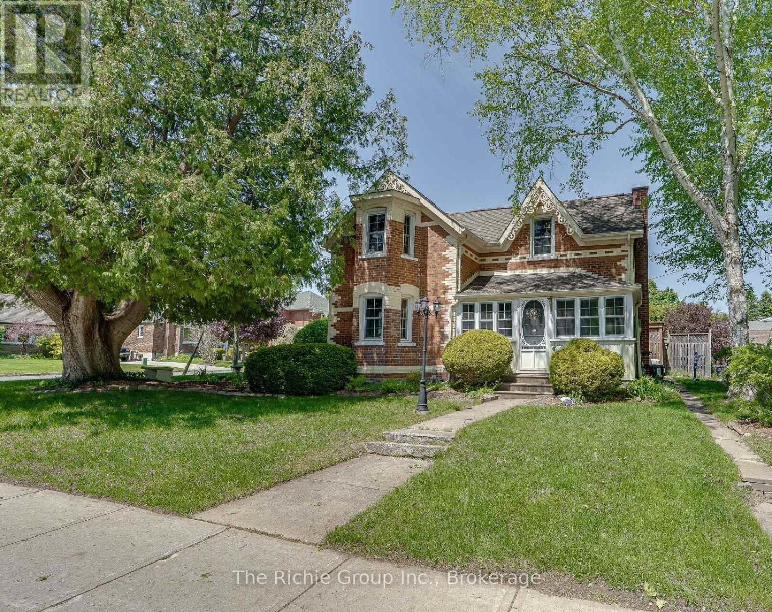 15 Emma Street Property Photo 1