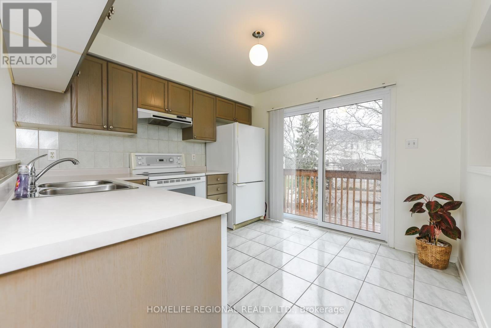 72 - 7105 Branigan Gate Property Photo 12