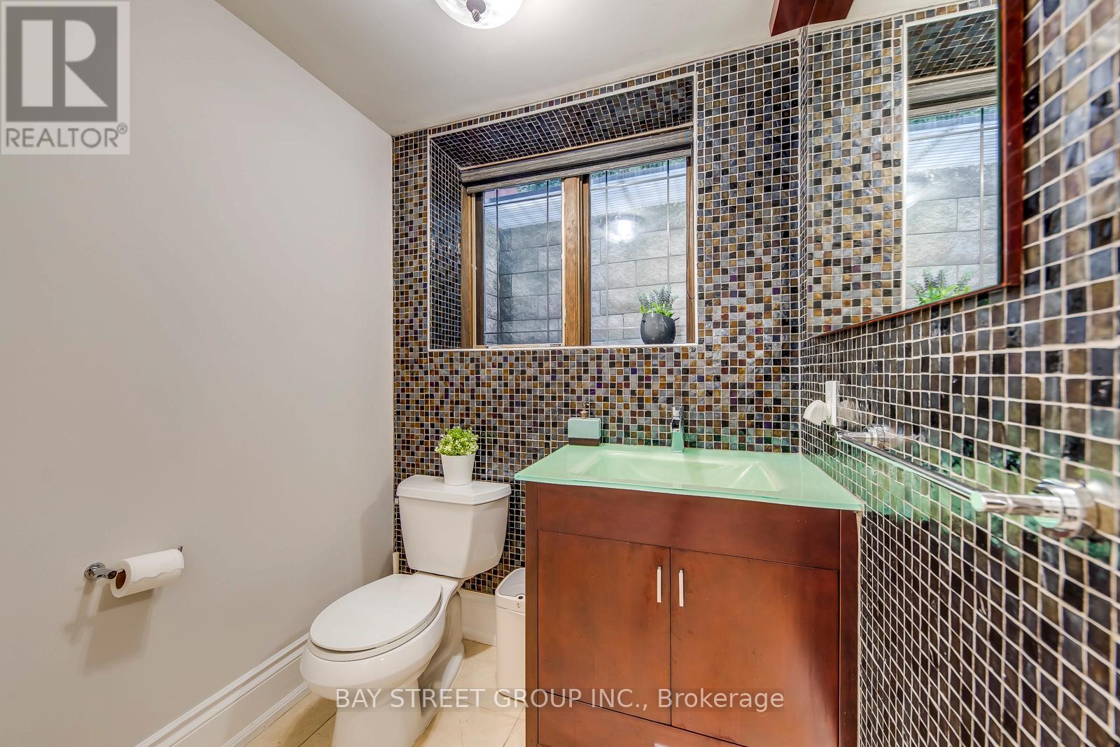 452 Avon Crescent Property Photo 47