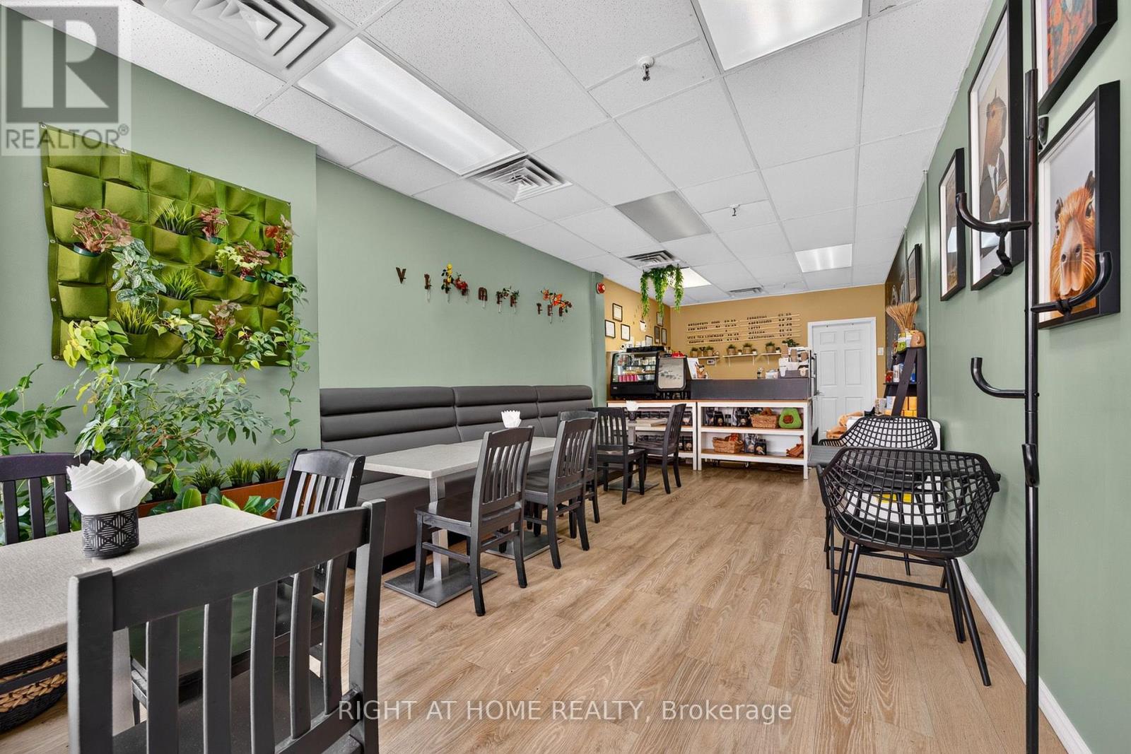 105 - 2323 Bloor Street W Property Photo 3