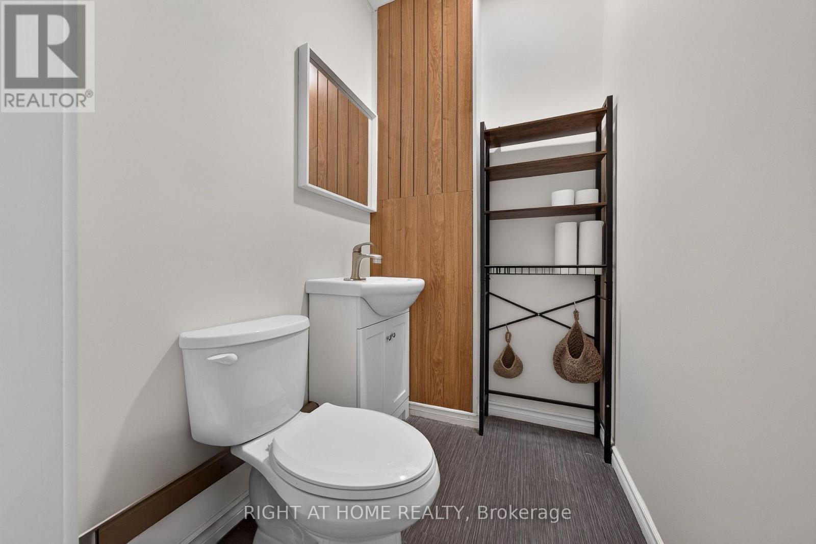 105 - 2323 Bloor Street W Property Photo 10