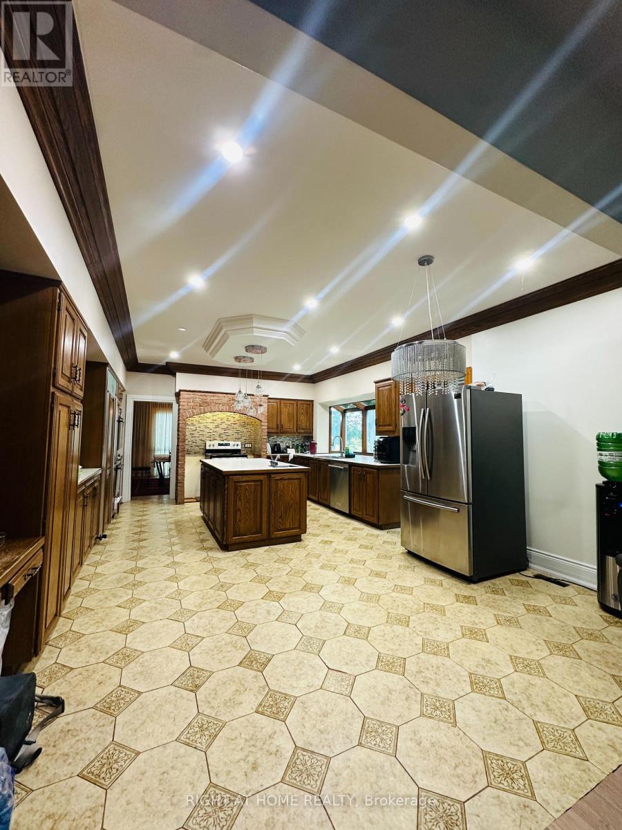 12 Keily Crescent E Property Photo 13
