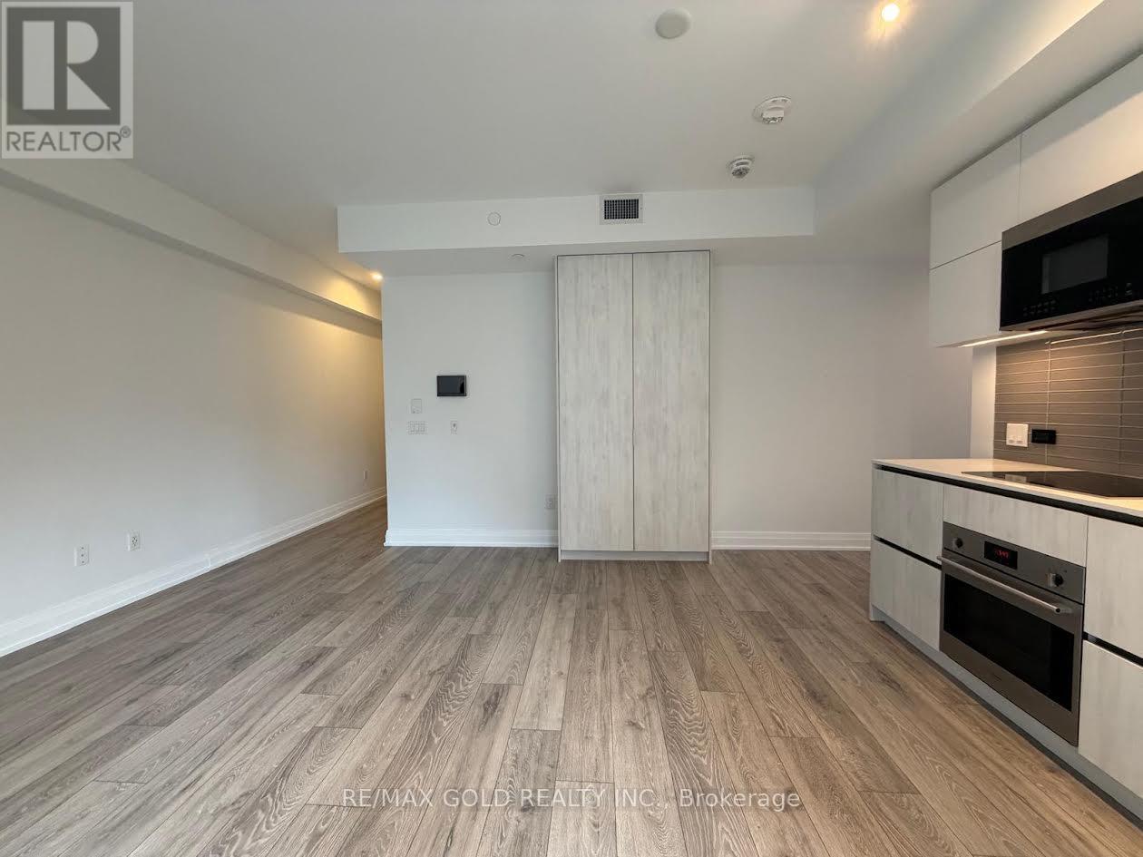 318 - 21 Park Street E Property Photo 6