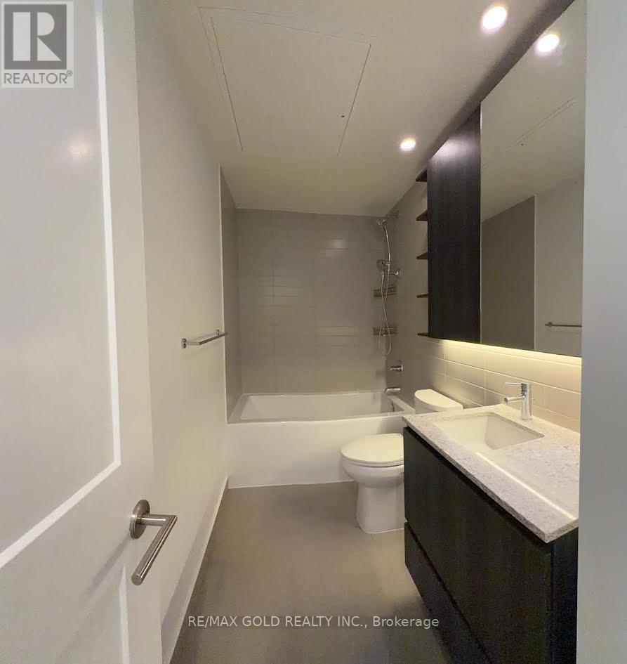 318 - 21 Park Street E Property Photo 10