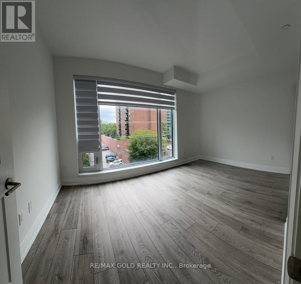 318 - 21 Park Street E Property Photo 13