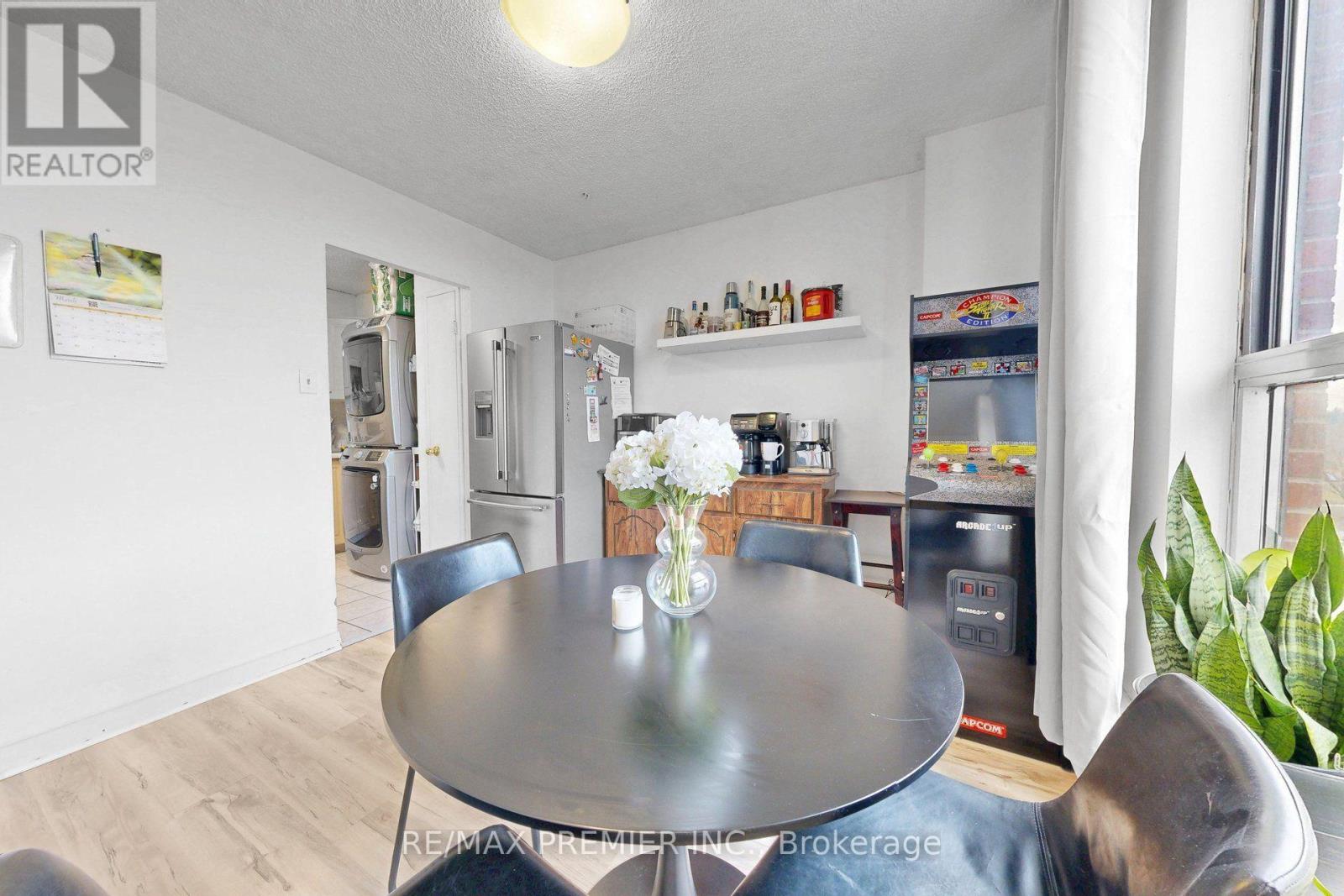 428 - 4645 Jane Street Property Photo 12