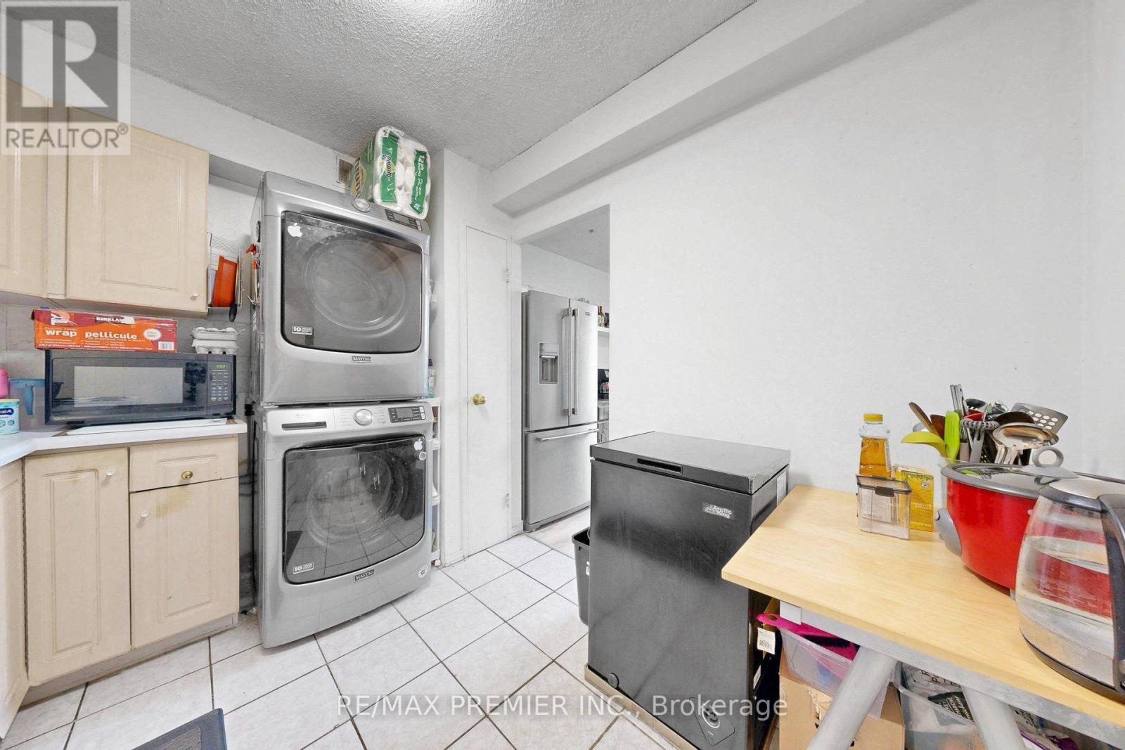 428 - 4645 Jane Street Property Photo 15