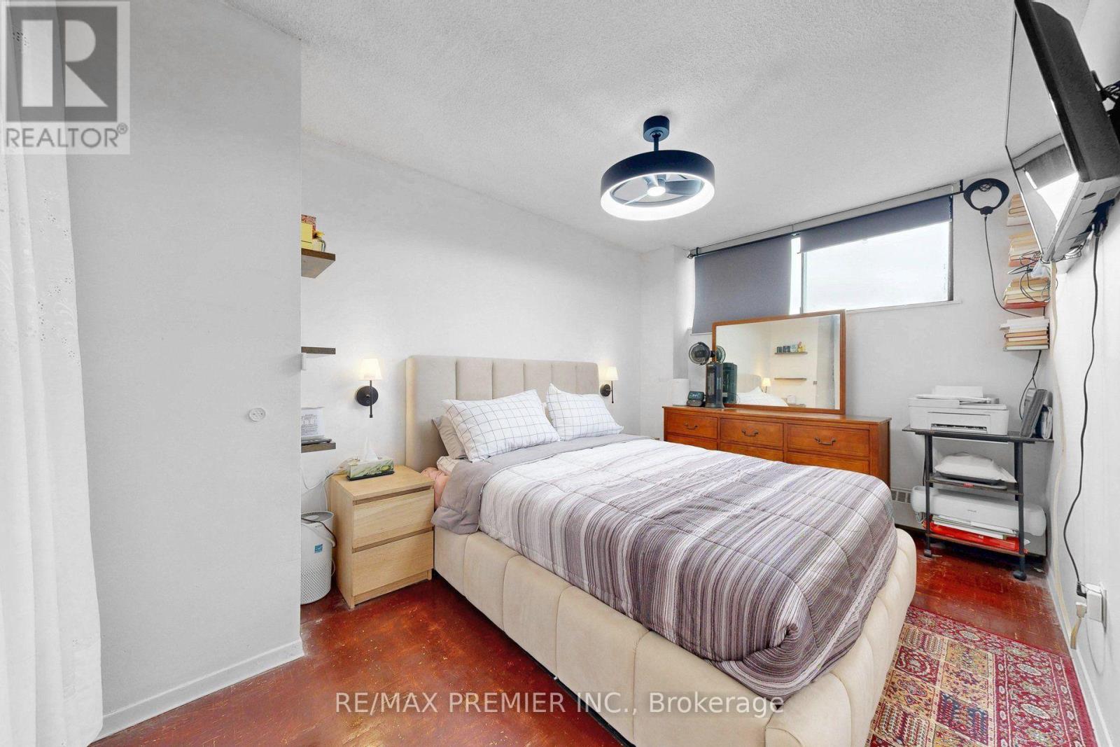 428 - 4645 Jane Street Property Photo 18