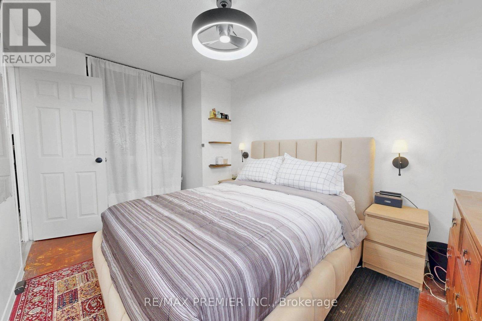 428 - 4645 Jane Street Property Photo 20