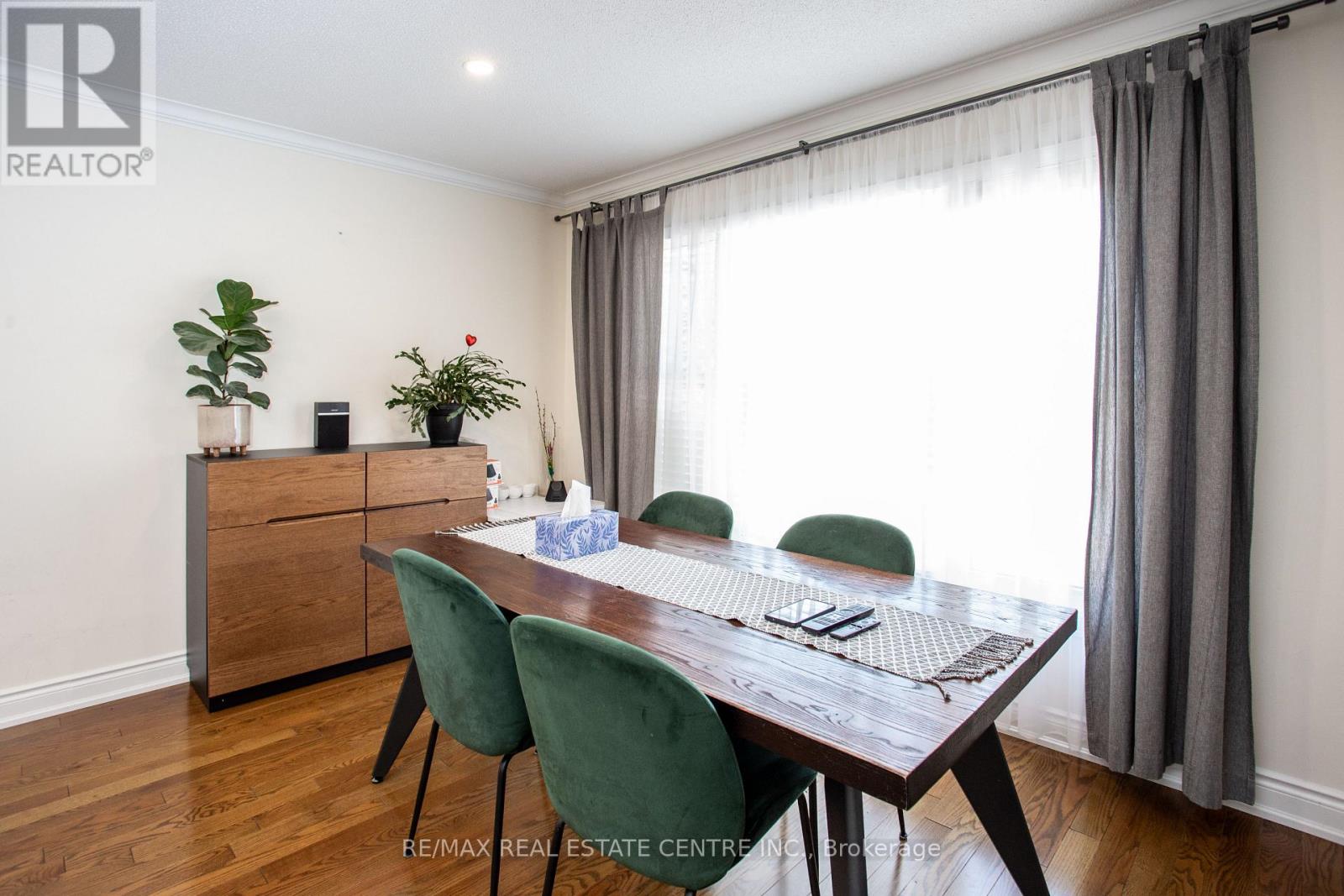 4386 Curia Crescent Property Photo 7