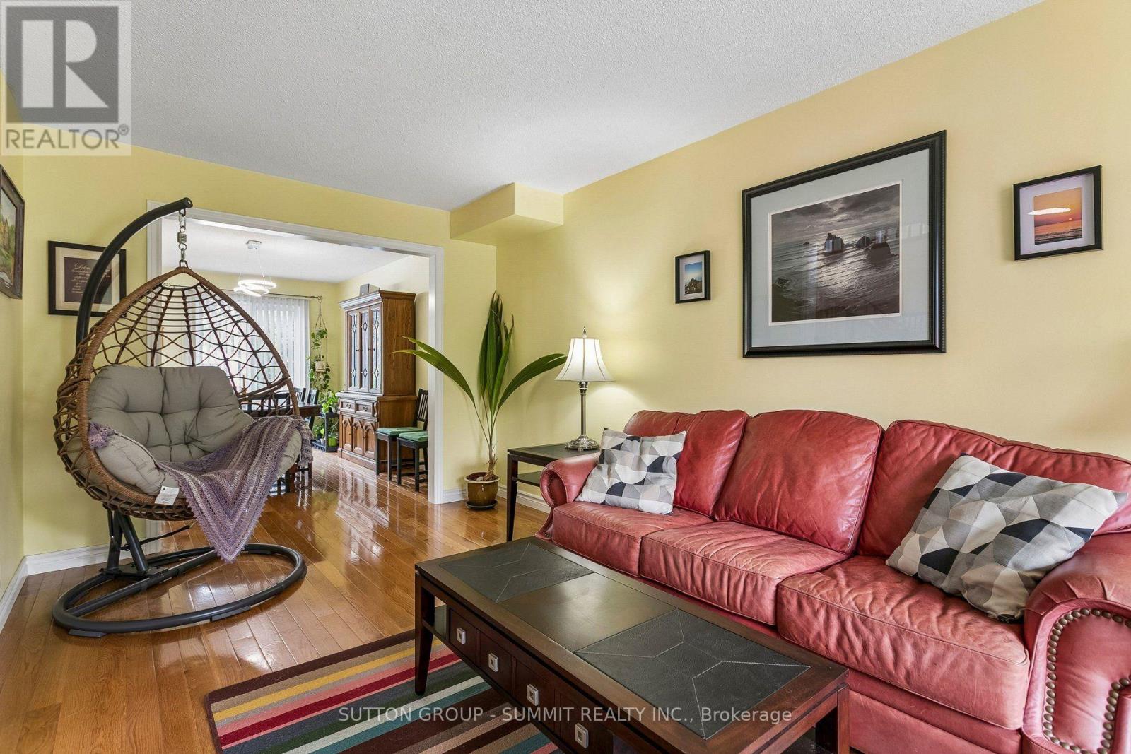 3176 Dovetail Mews Property Photo 7