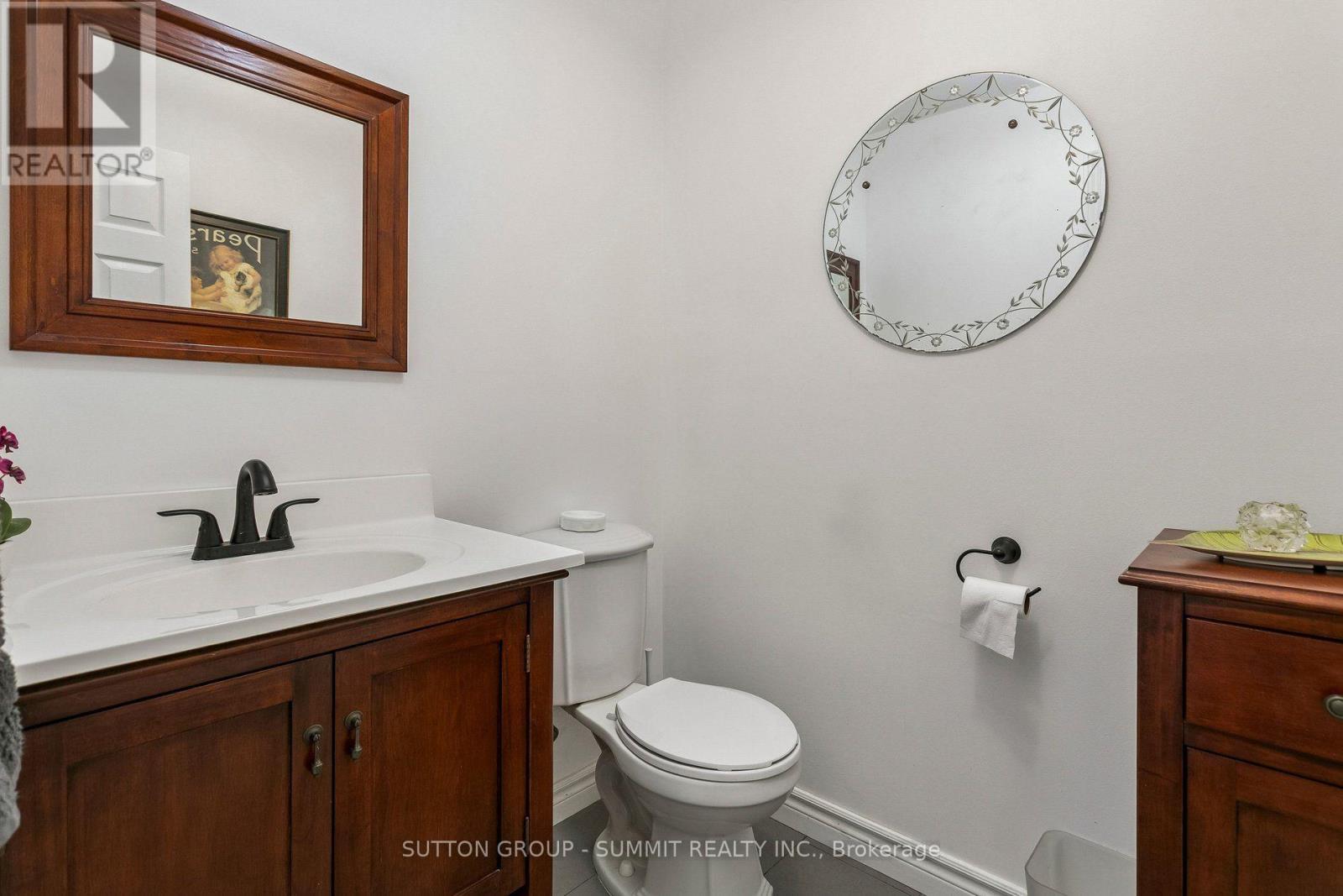 3176 Dovetail Mews Property Photo 18
