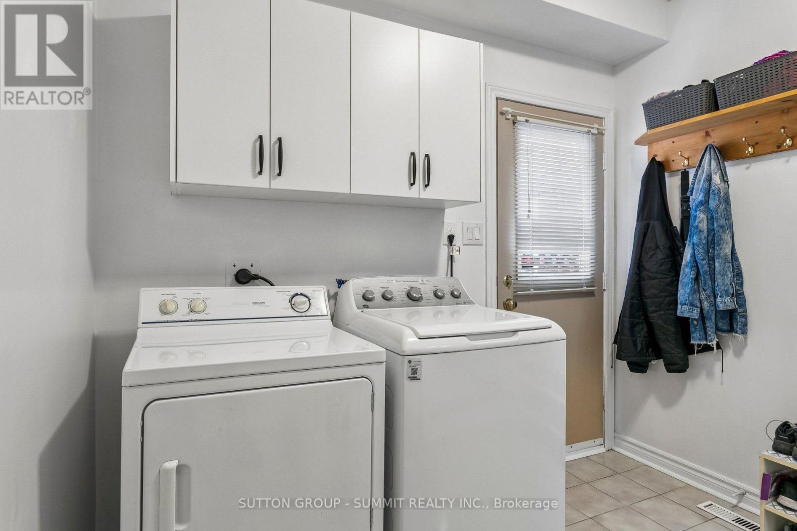3176 Dovetail Mews Property Photo 20