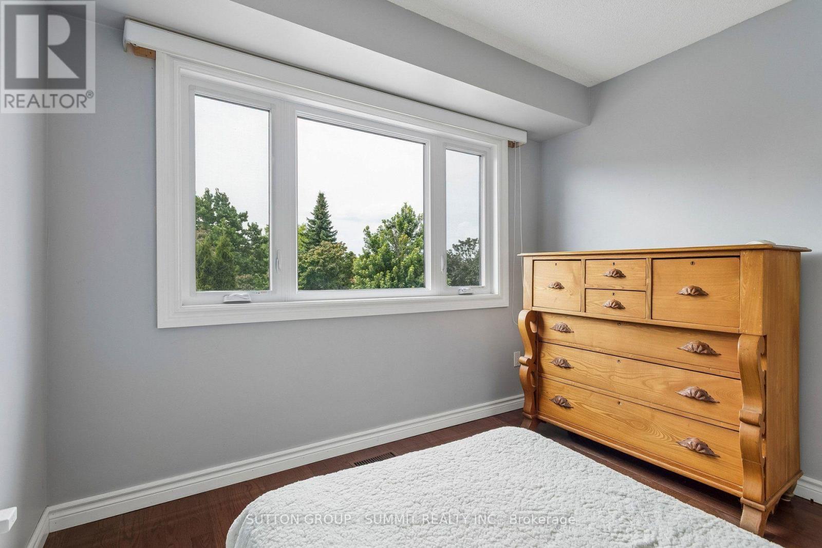 3176 Dovetail Mews Property Photo 25