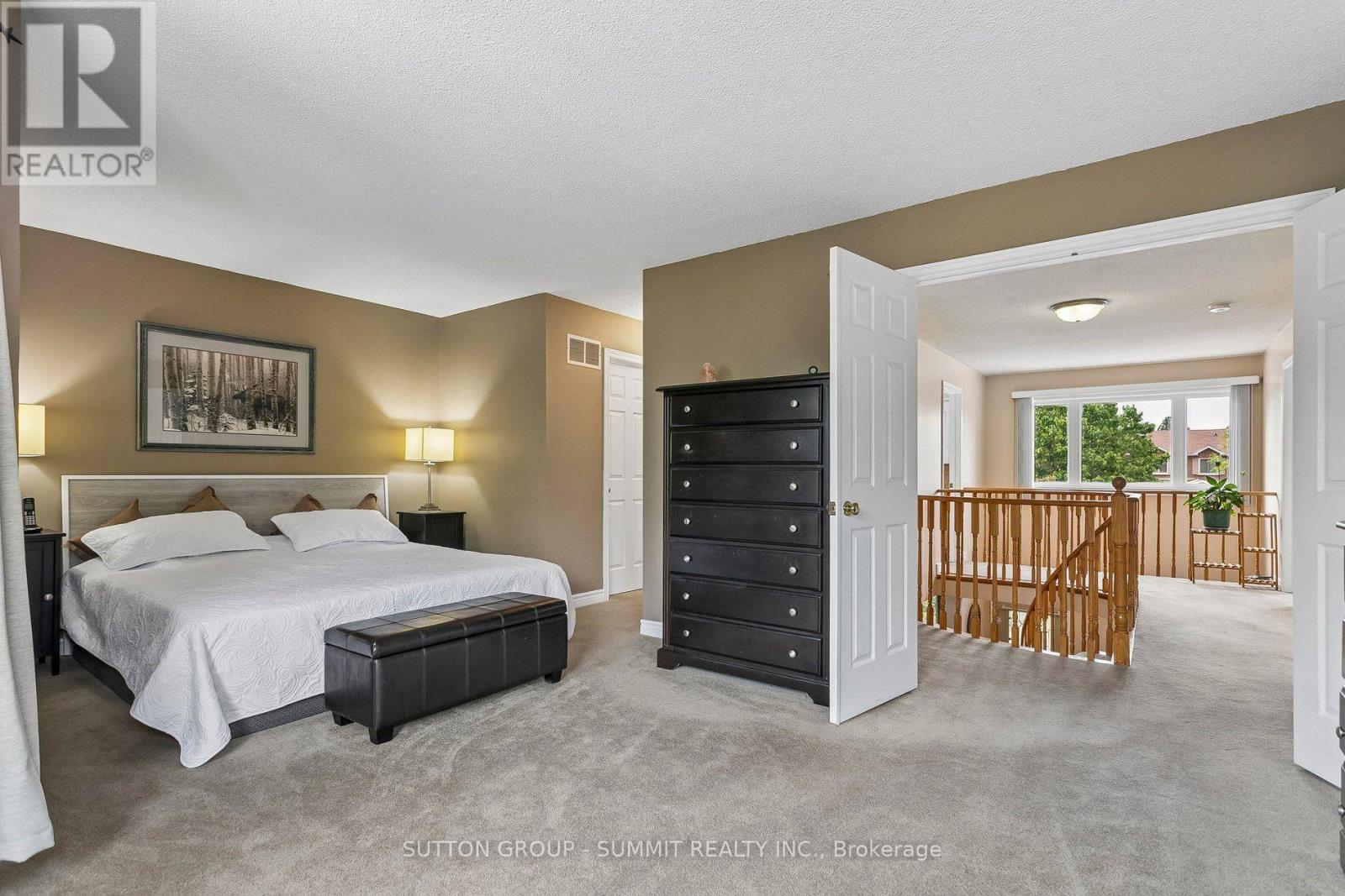 3176 Dovetail Mews Property Photo 32