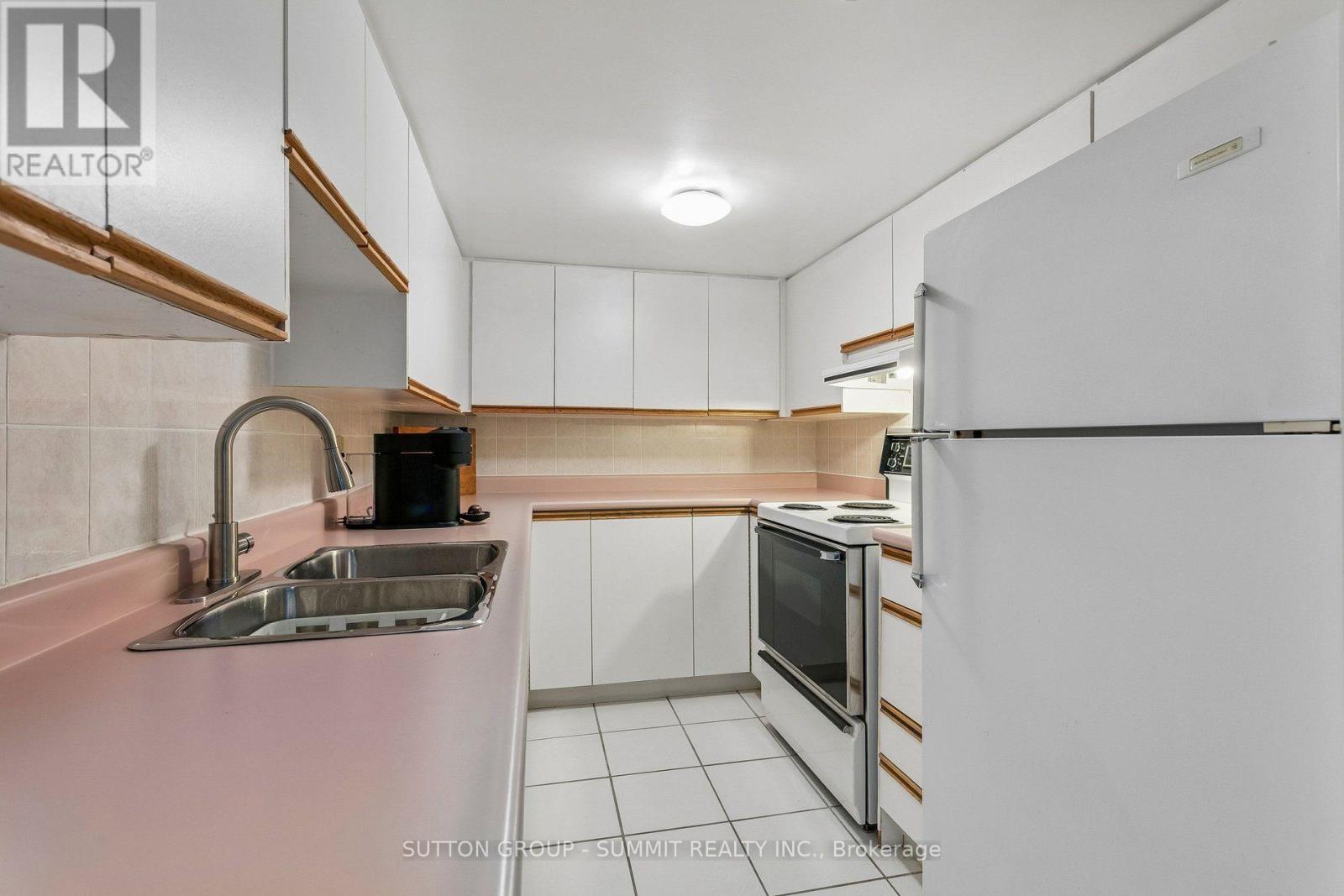 3176 Dovetail Mews Property Photo 39