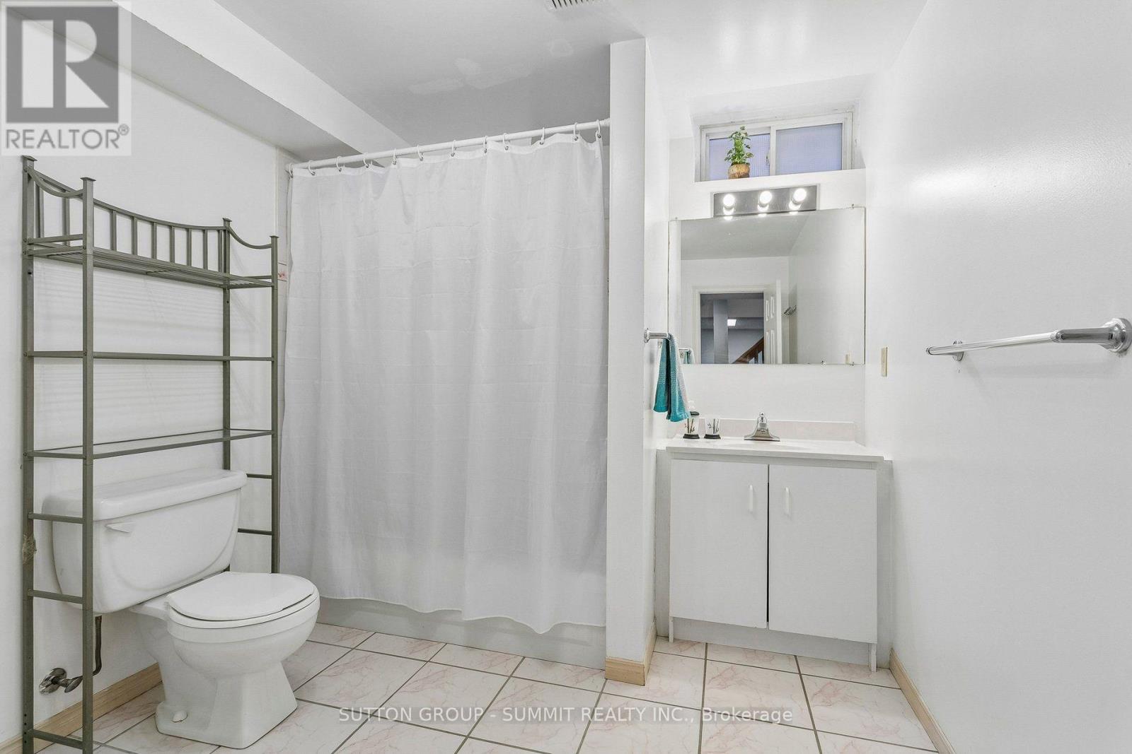3176 Dovetail Mews Property Photo 44