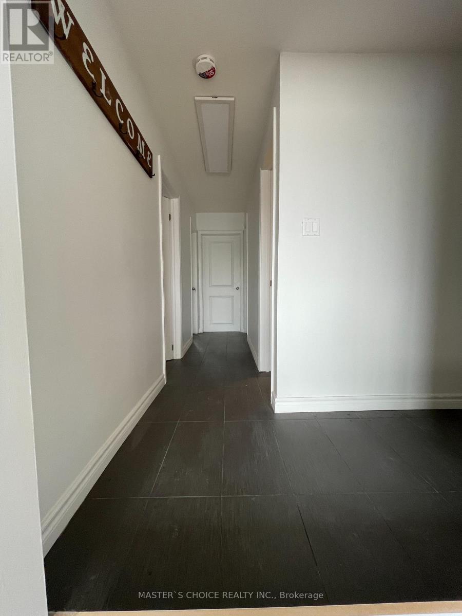 848-850 Wilson Avenue Property Photo 16