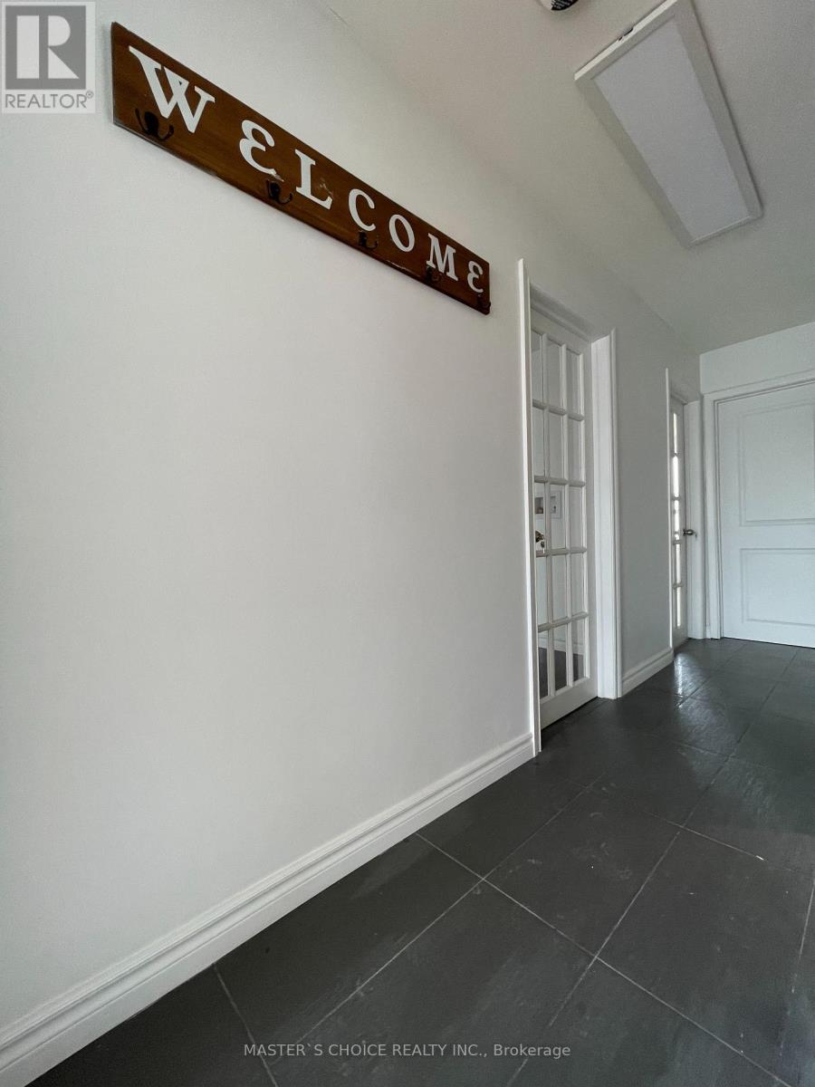 848-850 Wilson Avenue Property Photo 19