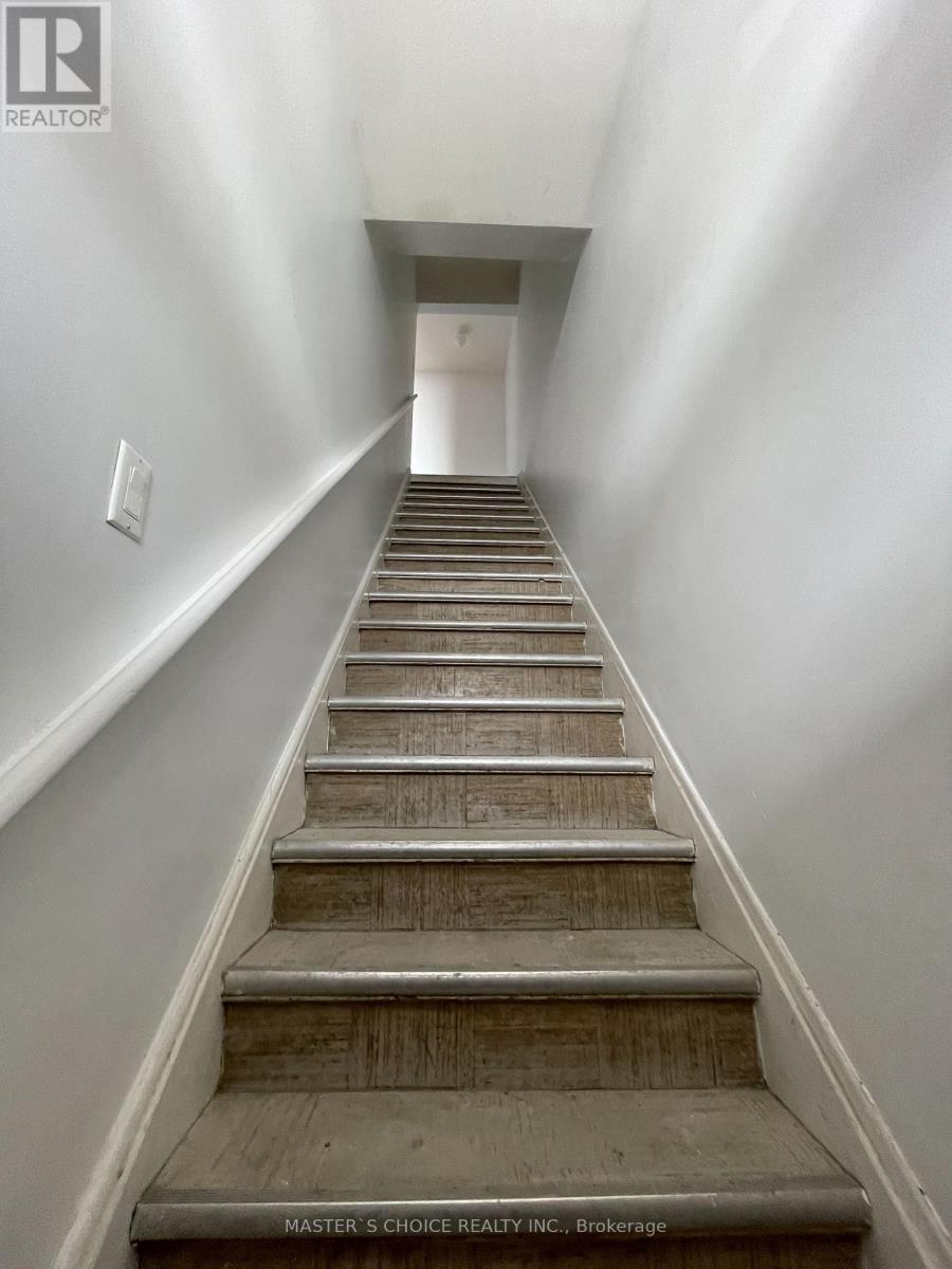 848-850 Wilson Avenue Property Photo 22