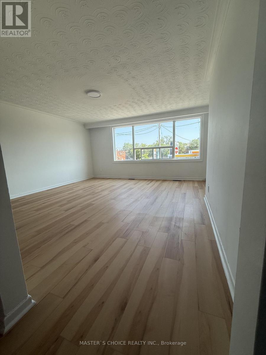 852-854 Wilson Avenue Property Photo 3