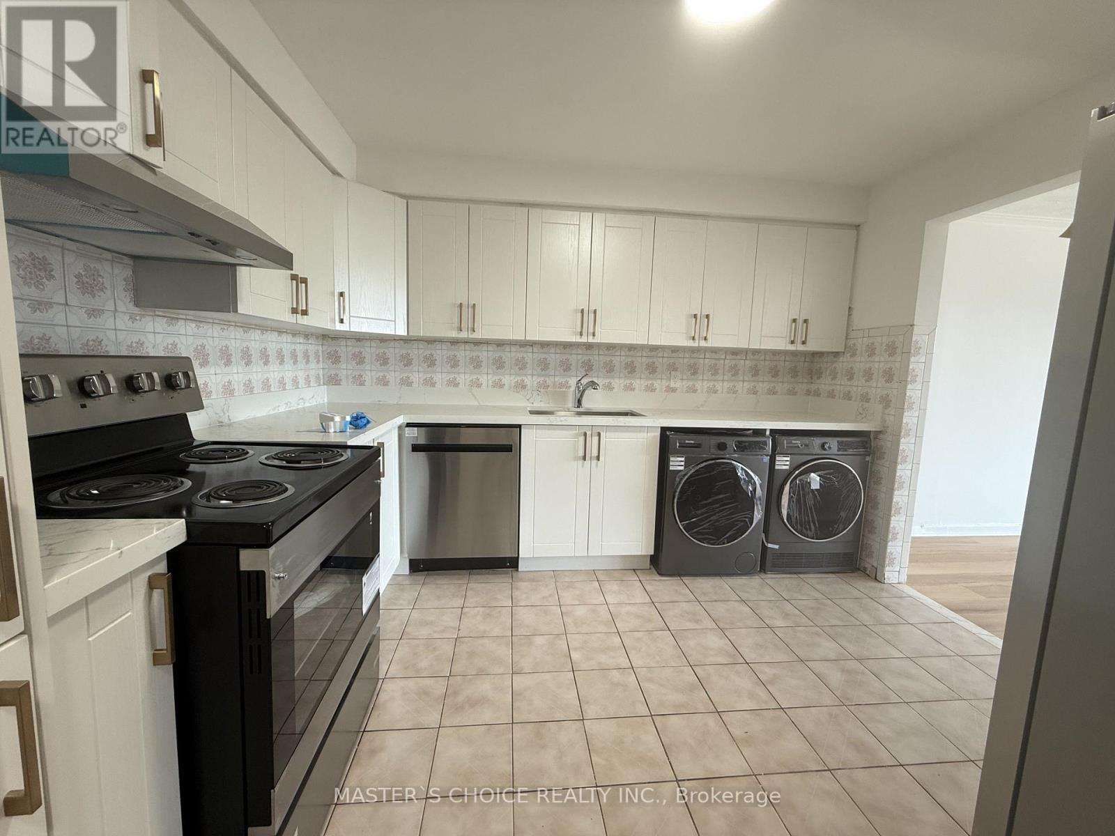 852-854 Wilson Avenue Property Photo 4