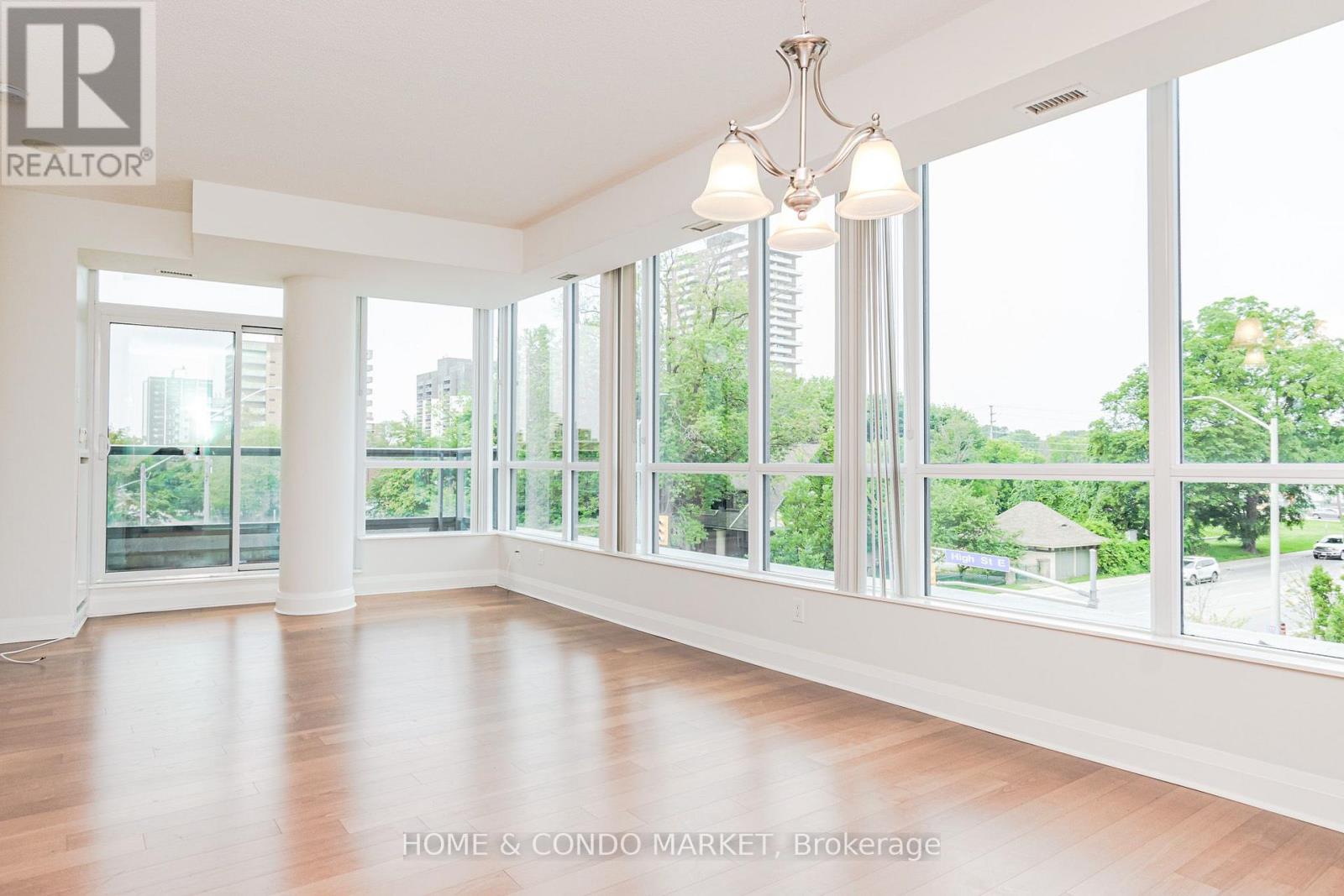 315 - 1 Hurontario Street Property Photo 8