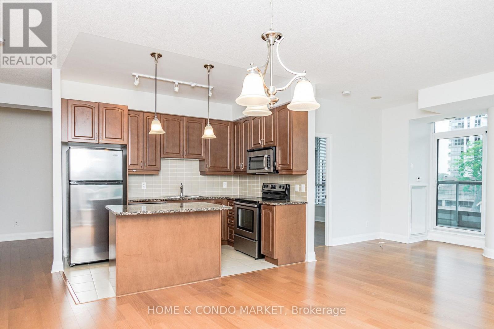 315 - 1 Hurontario Street Property Photo 12