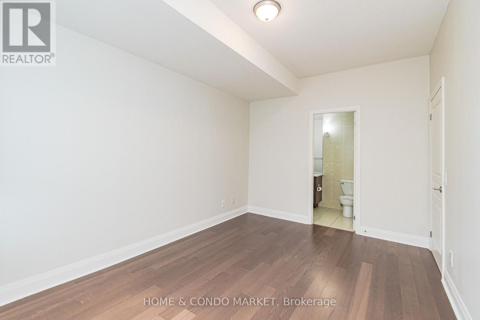 315 - 1 Hurontario Street Property Photo 17