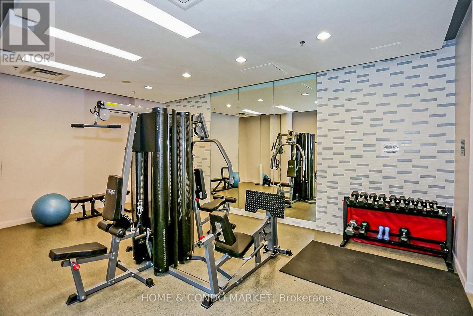 315 - 1 Hurontario Street Property Photo 27