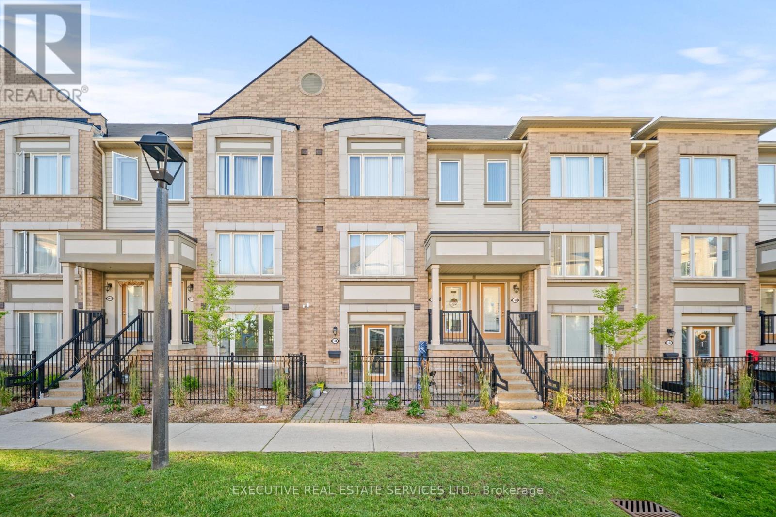 144 - 1 Beckenrose Court Property Photo 1