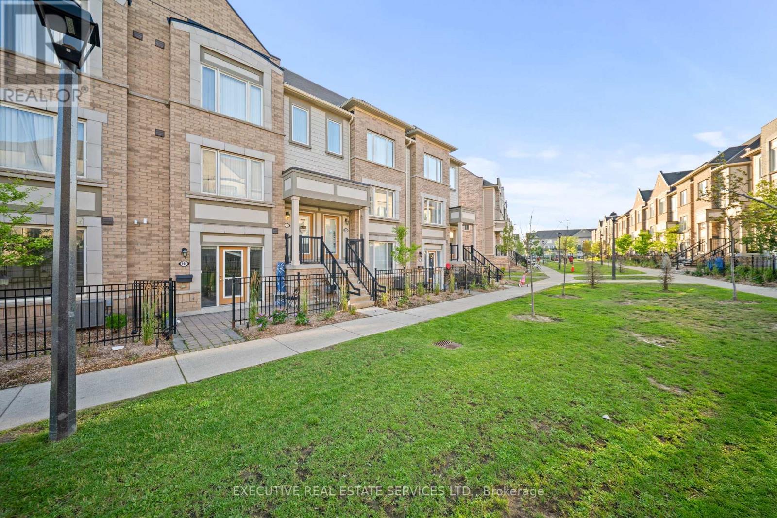 144 - 1 Beckenrose Court Property Photo 22