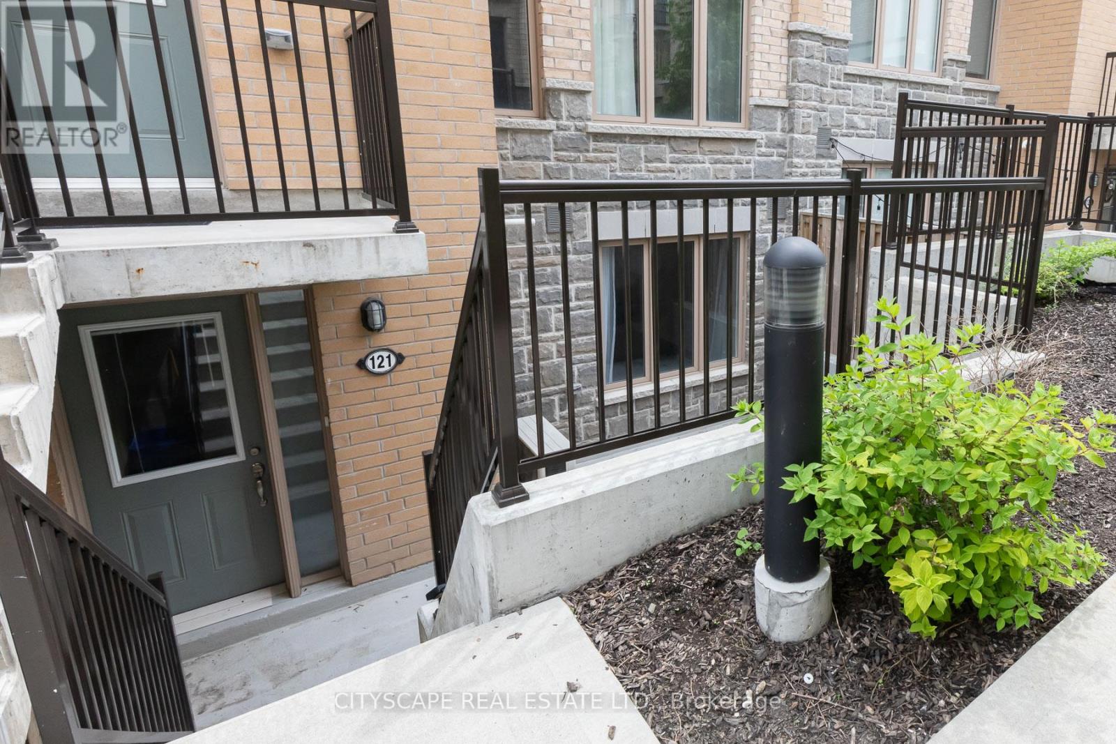 115 - 9 FOUNDRY AVENUE Property Photo 1