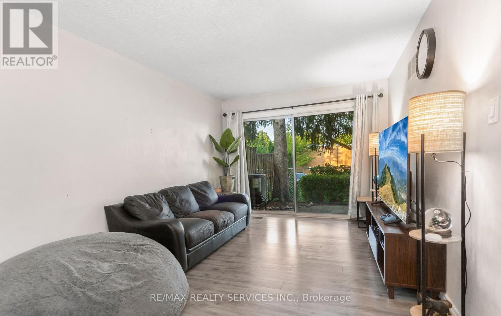 50 - 2605 Woodchester Drive Property Photo 6