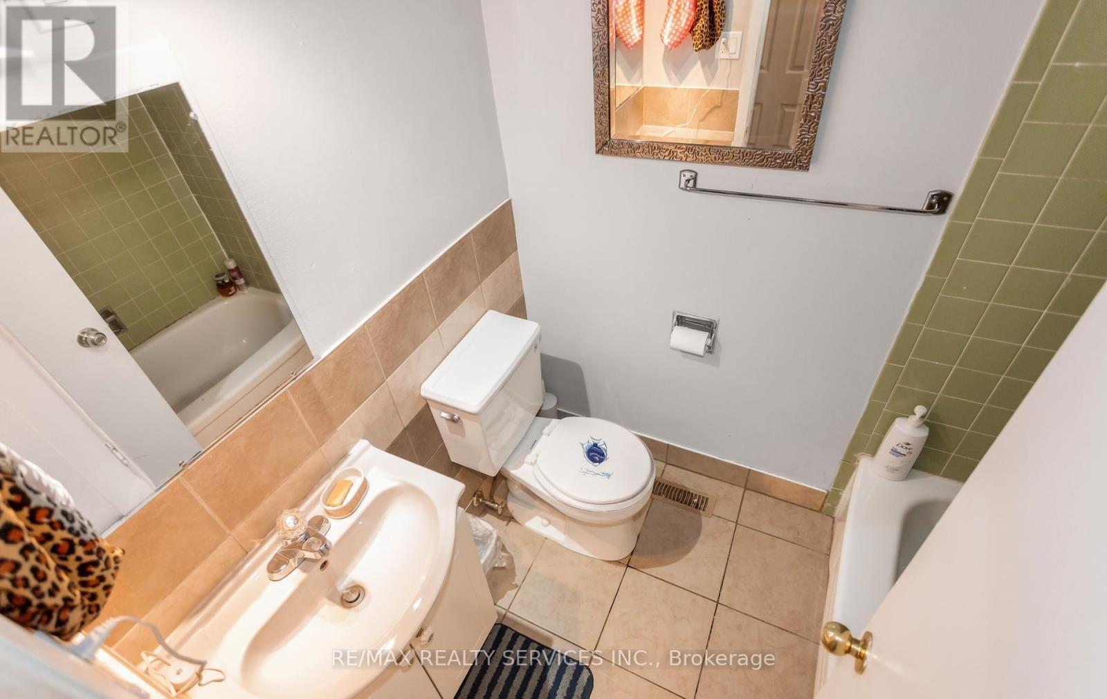 50 - 2605 Woodchester Drive Property Photo 21