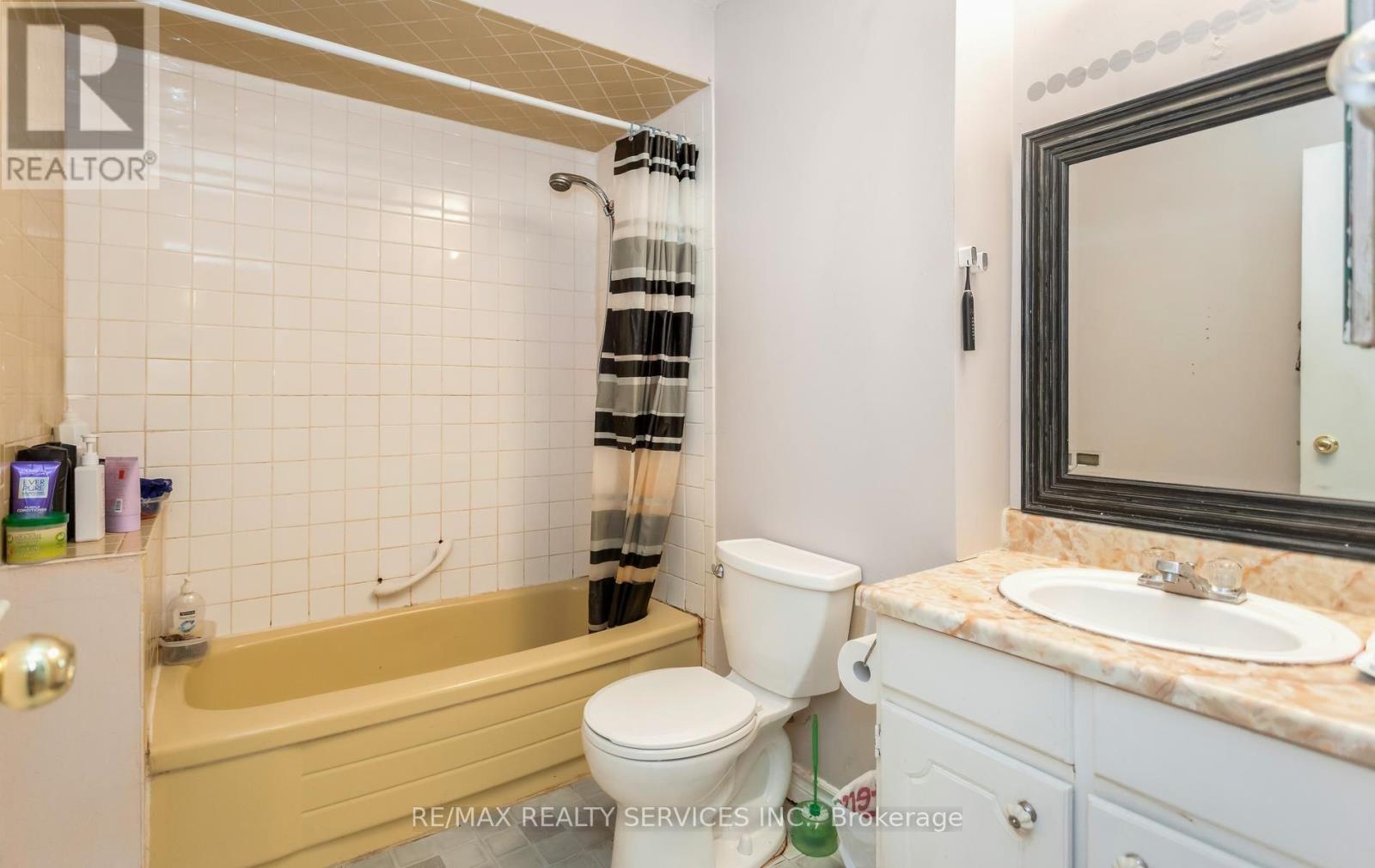 50 - 2605 Woodchester Drive Property Photo 27