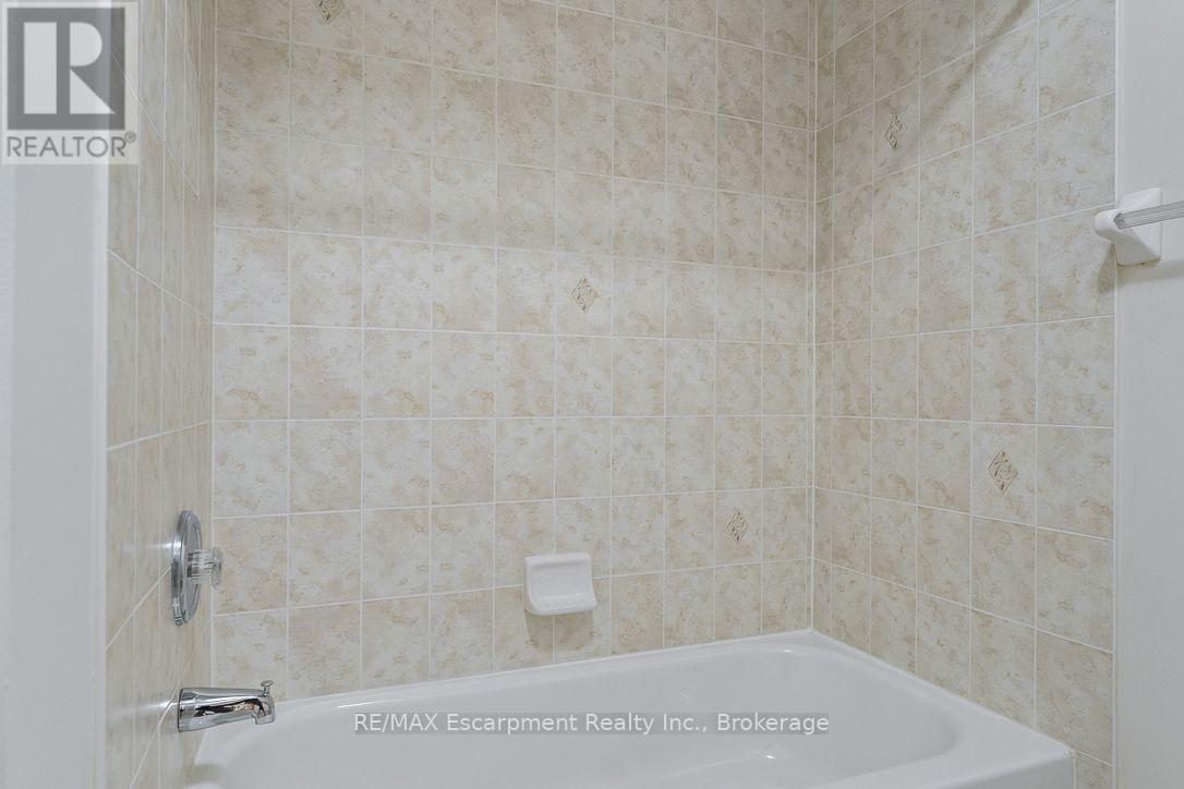 8 Jim Baird Mews Property Photo 14