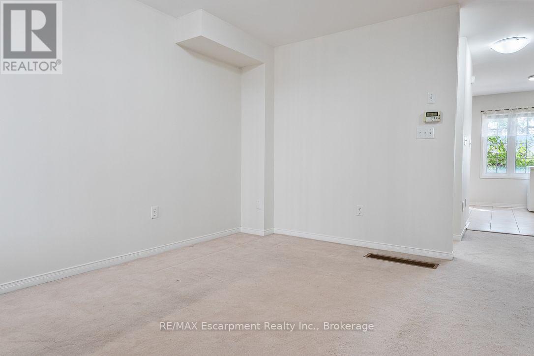 8 Jim Baird Mews Property Photo 24