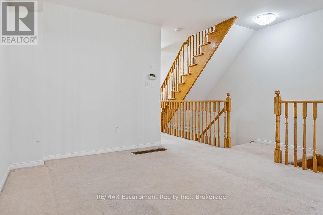 8 Jim Baird Mews Property Photo 25