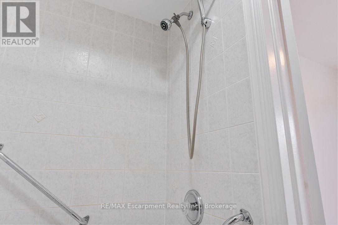8 Jim Baird Mews Property Photo 39