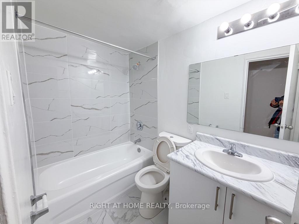 205 - 1440 Lawrence Avenue W Property Photo 6