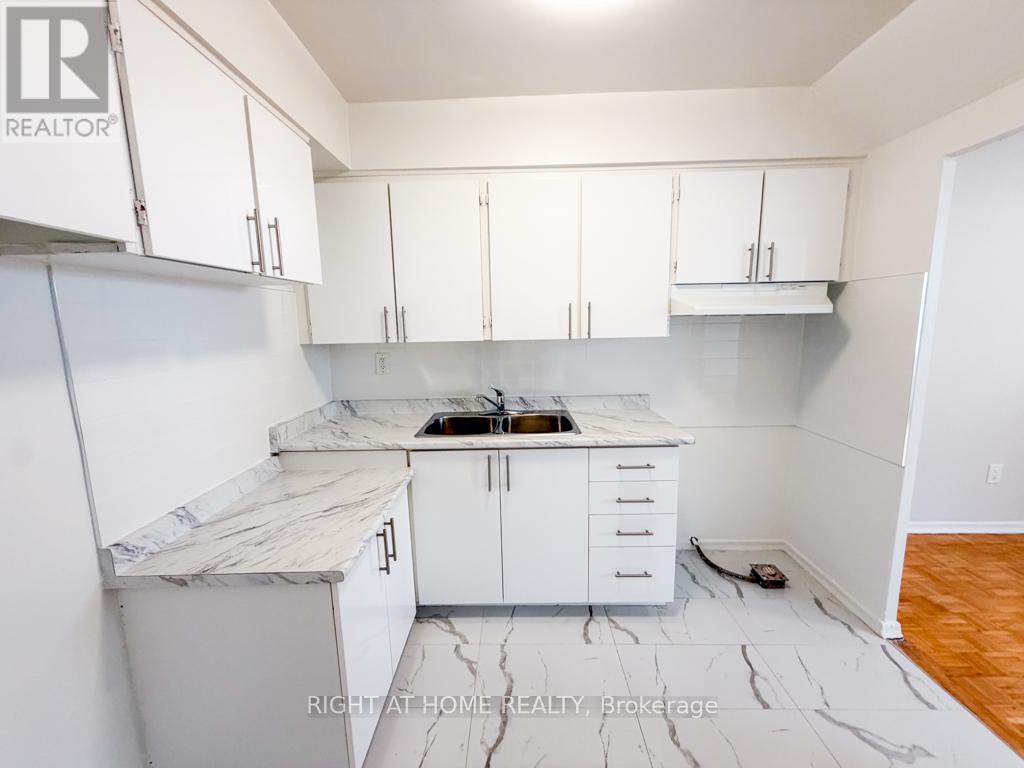 205 - 1440 Lawrence Avenue W Property Photo 11